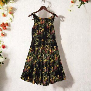 Eva Franco Multicolor Floral Print Dress With Flared Skirt & Pleated Design Sz 8